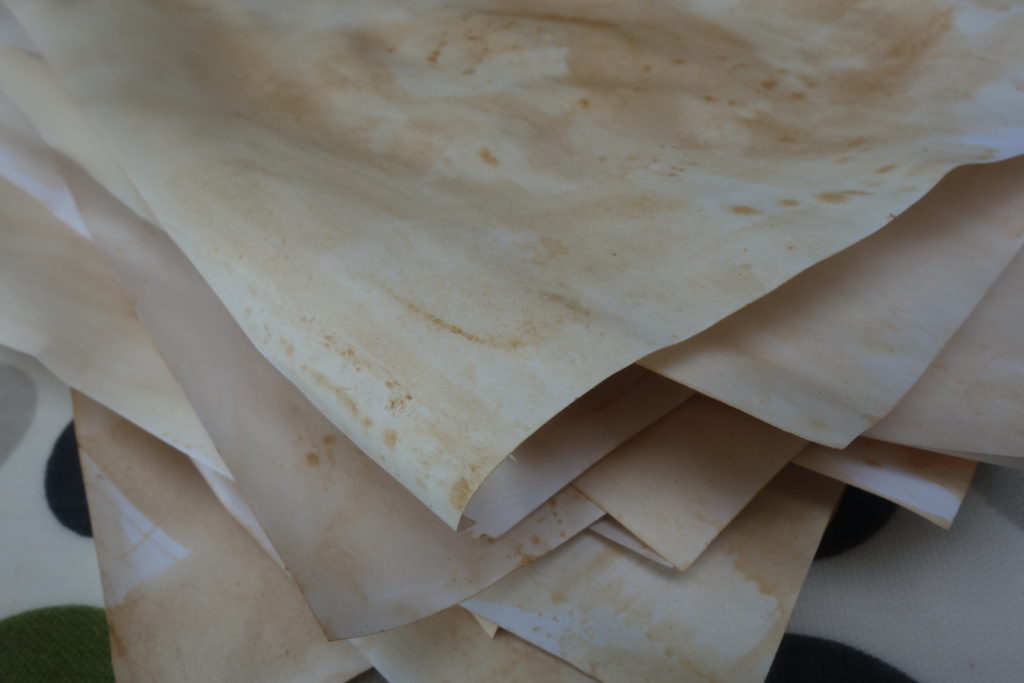 homemade parchment paper to reduce plastic consumption